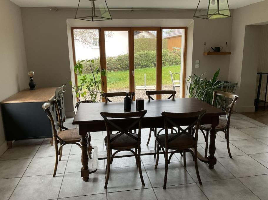 Logement Dans Maison + Exterieur Orchamps-Vennes Esterno foto