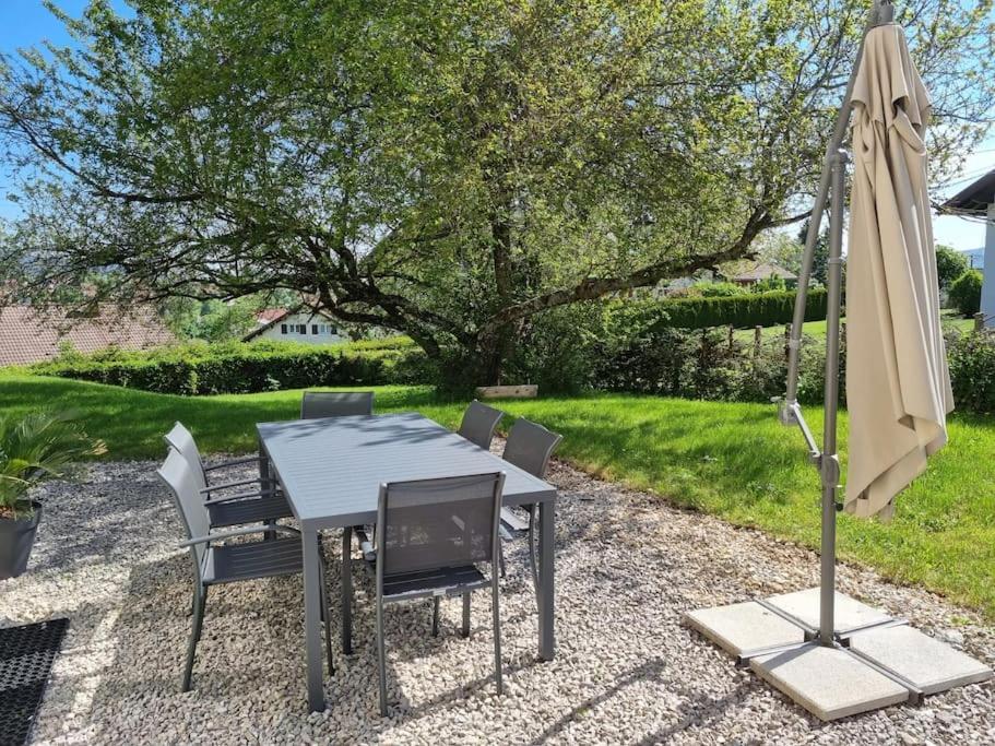 Logement Dans Maison + Exterieur Orchamps-Vennes Esterno foto