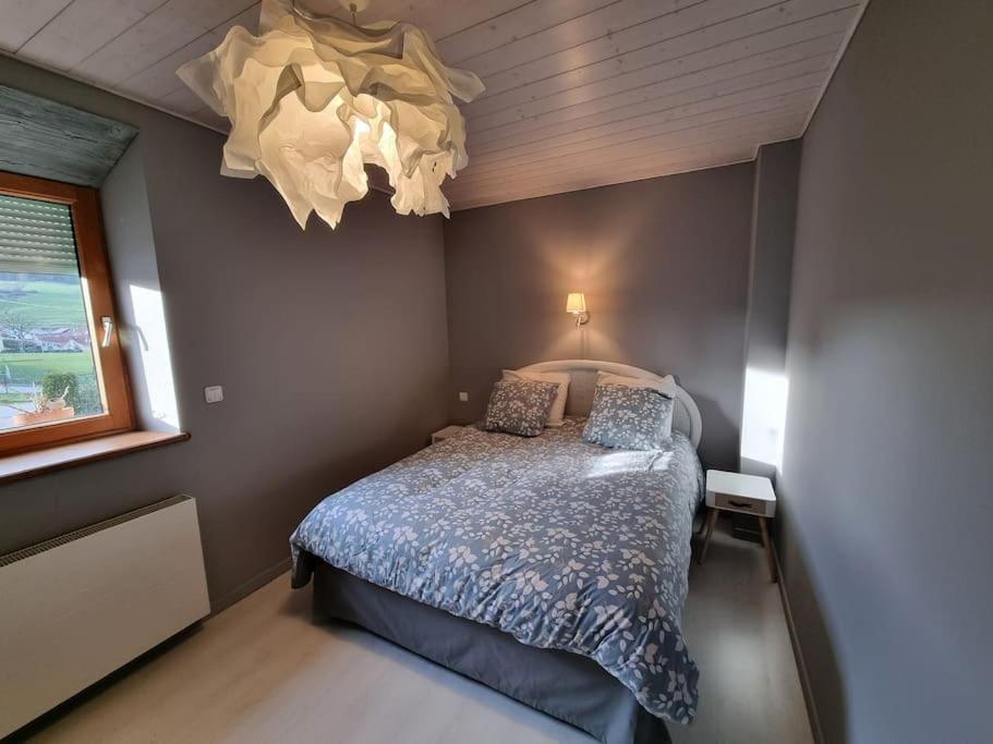 Logement Dans Maison + Exterieur Orchamps-Vennes Esterno foto