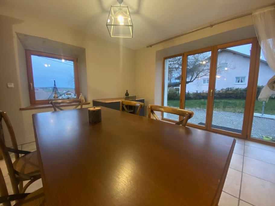 Logement Dans Maison + Exterieur Orchamps-Vennes Esterno foto