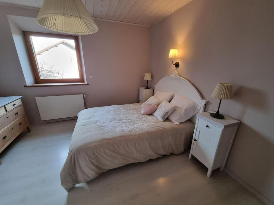 Logement Dans Maison + Exterieur Orchamps-Vennes Esterno foto