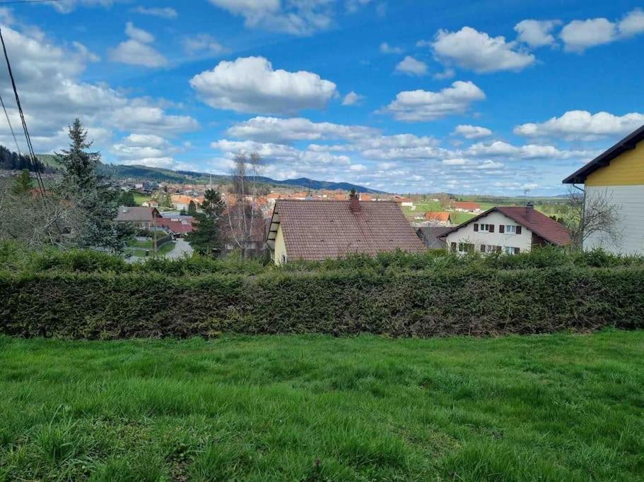 Logement Dans Maison + Exterieur Orchamps-Vennes Esterno foto