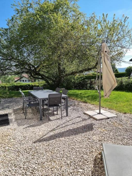 Logement Dans Maison + Exterieur Orchamps-Vennes Esterno foto