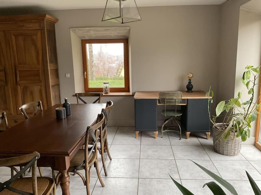 Logement Dans Maison + Exterieur Orchamps-Vennes Esterno foto