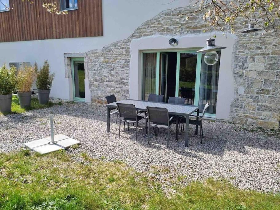 Logement Dans Maison + Exterieur Orchamps-Vennes Esterno foto